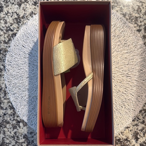 Donald Pliner Gold and Brown Sandals— Brand new never worn - Picture 1 of 7